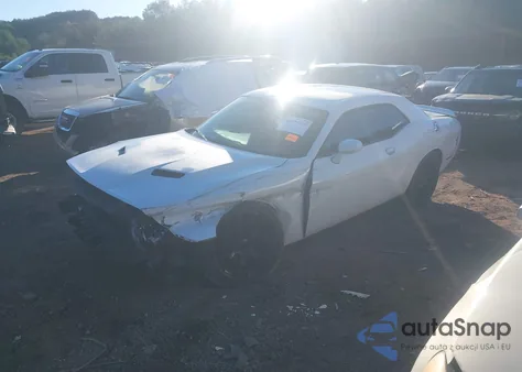 2018 Dodge Challenger Sxt Plus z USA, uszkodzony, nr VIN 2C3CDZAG2JH280376